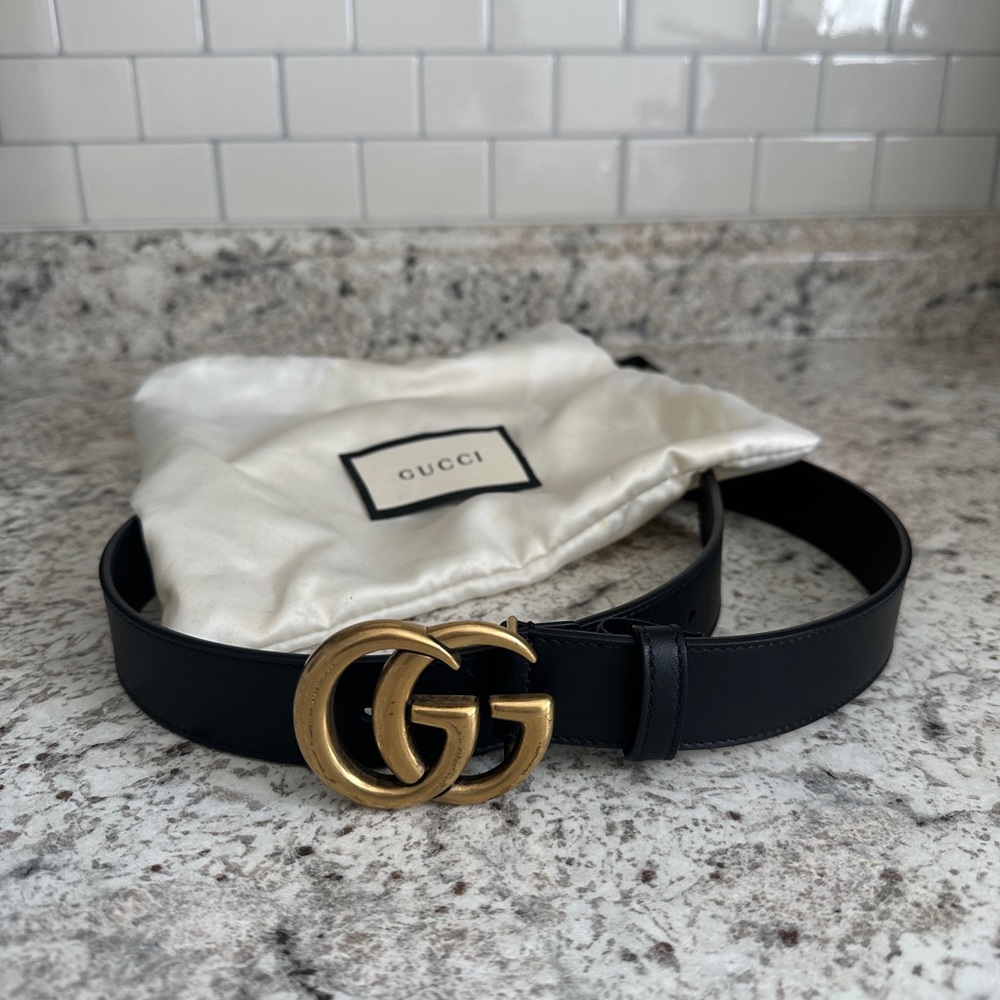 Authentic Women’s Gucci leather belt with double GG buckle (With Dust bag)